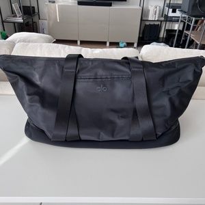 Alo Yoga Gym bag (with shoe compartment & yoga mat holder/straps)